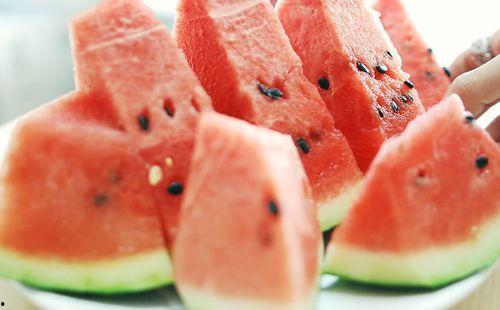 冰哥吃瓜,揭秘娱乐圈那些不为人知的幕后故事